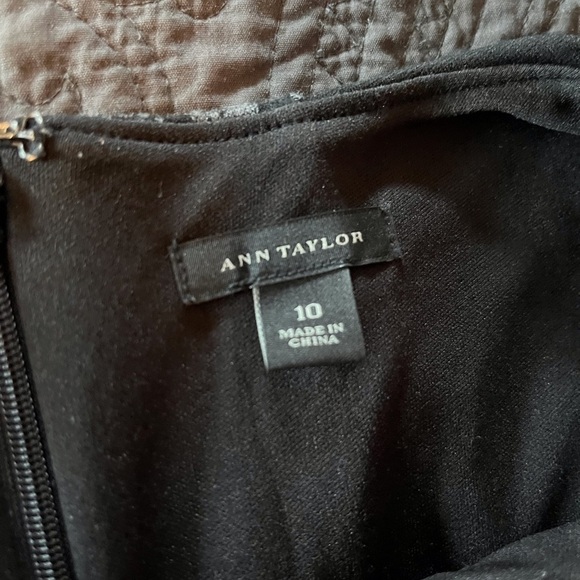 Ann Taylor Professional Dress. Size 10 - Picture 4 of 4